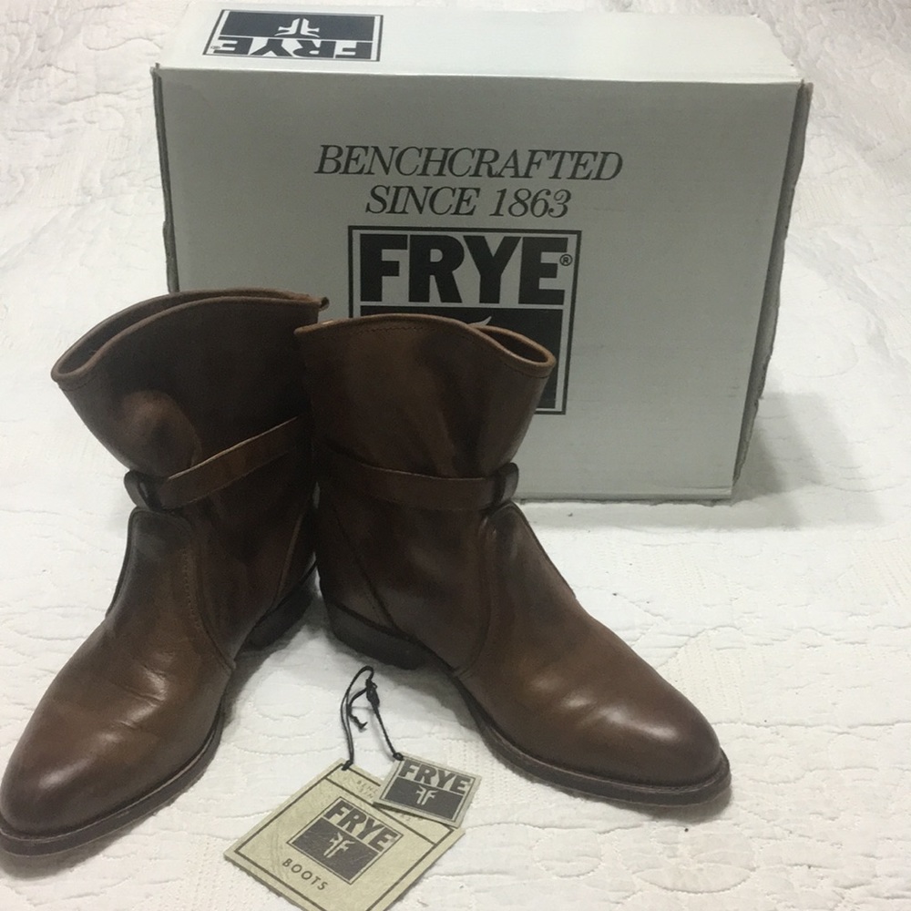 Pristine Sundance Catalog Lion Heart Boots by Frye